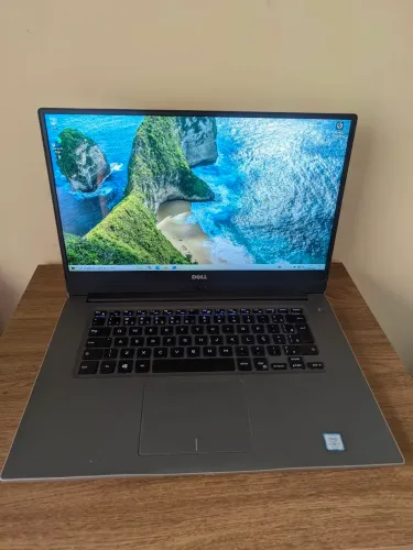 Notebook Dell Core i7 com placa de vídeo