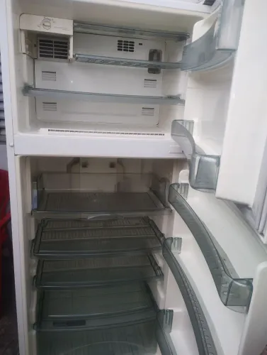 Por 99 reais geladeira 