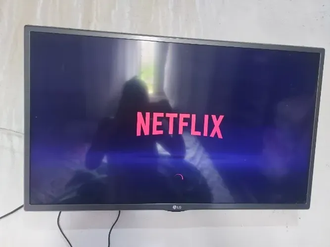 Tv 32 polegadas smart + cafeteira da Arno