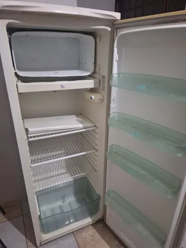 Geladeira eletrolux 214 L