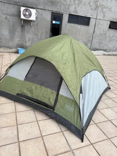 Vendo Barraca R$ 250,00. Cabe até 4 pessoas