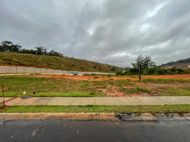 OPORTUNIDADE NO TAMBORÉ!