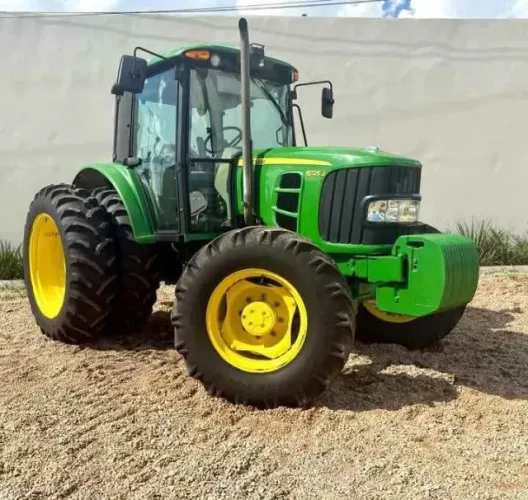 Trator John Deere 6155J - Ano 2023