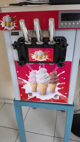 Máquina de Sorvete Expresso 3 sabores