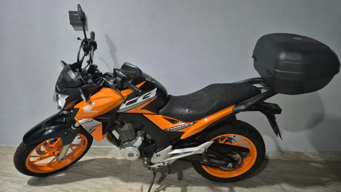 Twister ABS 2019, muito nova.