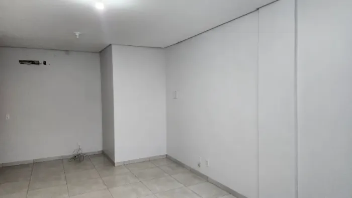 Sala Comercial, com 27mts, na Quadra 806 sul, Palmas-TO