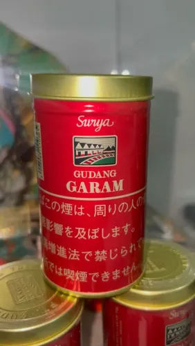 Lata Gudang Garam importada do Japão LACRADA.