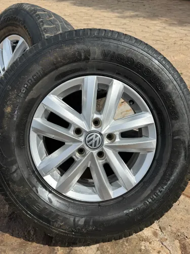 Rodas Amarok  Aro 16 .