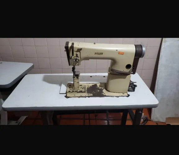 2 Máquinas de transporte Coluna e Galoneira 