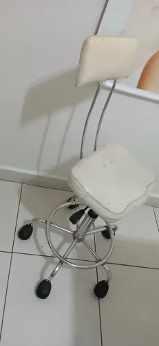 Mocho branco p/ estetica