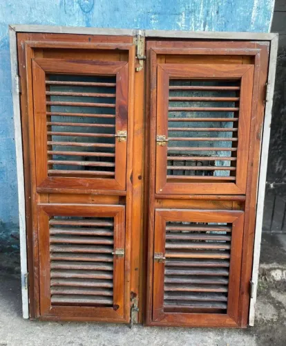 Janela de madeira conservada