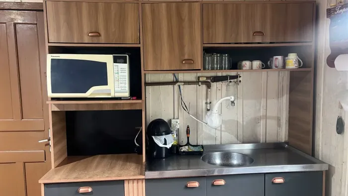 Vendo armário de cozinha com cuba inox de brinde
