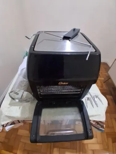 Maravilhosa Airfryer . 4 meses de uso. Irei mudar de estado, por isso vou vender.
