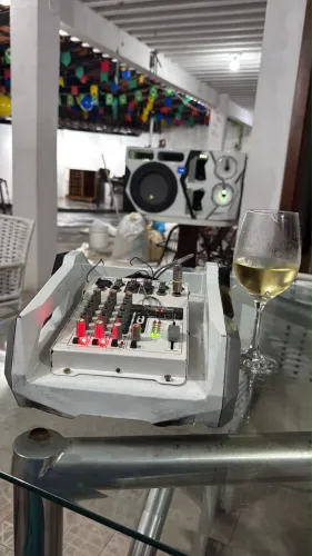 Vendo caixa trio 