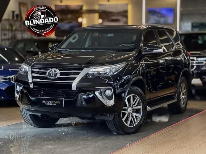 Toyota Hilux SW4 SRX 4X4 2.8 TDI 16V Dies. Aut. 2016