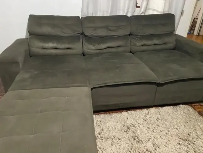 Sofá <br> reclinável e retrátil <br>Comprimento 2,95 mt<br>Com abertura de até 0,95 cm