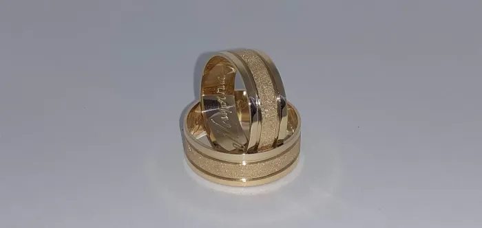 Alianças ouro luxo