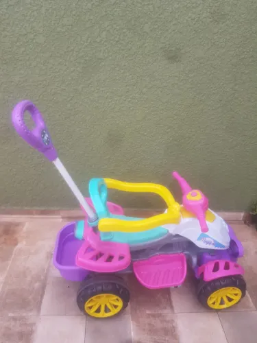 Quadriciclo com pedal