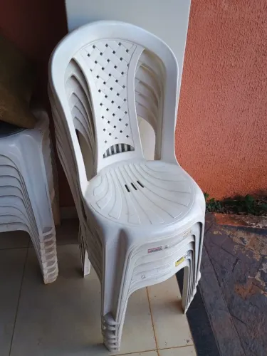 Cadeiras Plásticas Tramontina Brancas - Super Resistentes (Até 154kg)