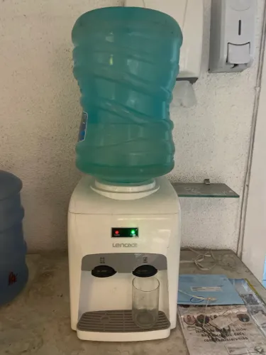 Filtro de água com galão 
