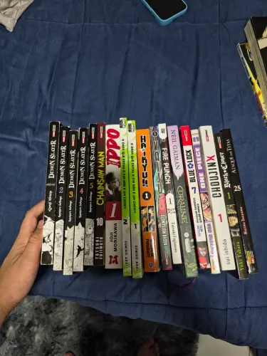 Mangás avulsos (todos por 20, menos o de ippo e de haikyo eles estao 25), nao faço o envio