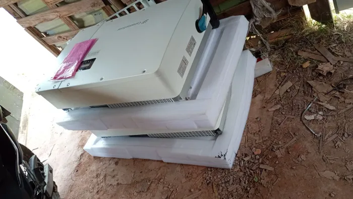 Vendo 5 inversor solar para manutenção