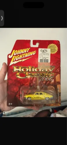 miniatura Johnny Lightning da série Holiday Classics 2006, modelo 1948 Tucker Torpedo
