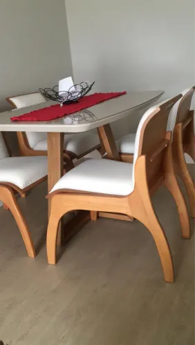 Jogo de cadeiras de jantar 