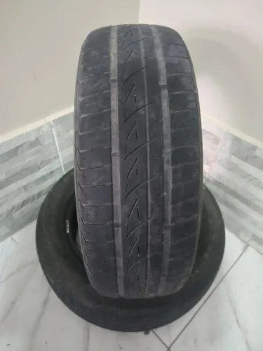 2 Pneus 185 60 15 firestone meia vida<br><br>Retirada no José Américo