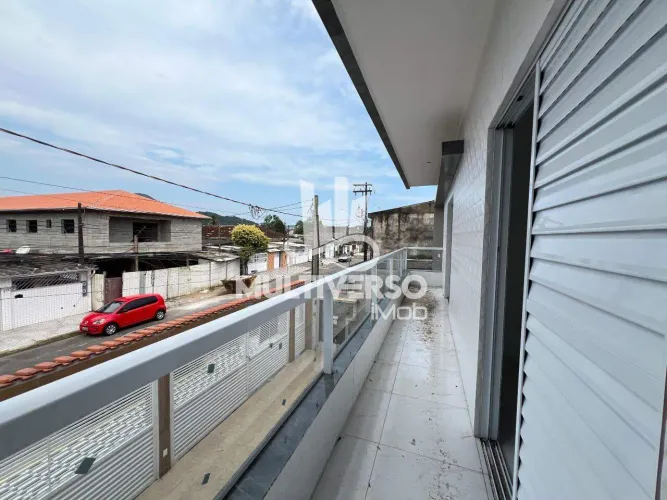 Casa nova em condomínio - com 2 dormitórios e sacada no Sítio do Campo - Praia Grande