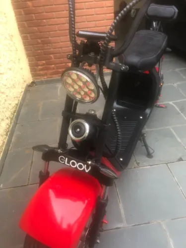 Scooter Elétrica ELOOV Conservada