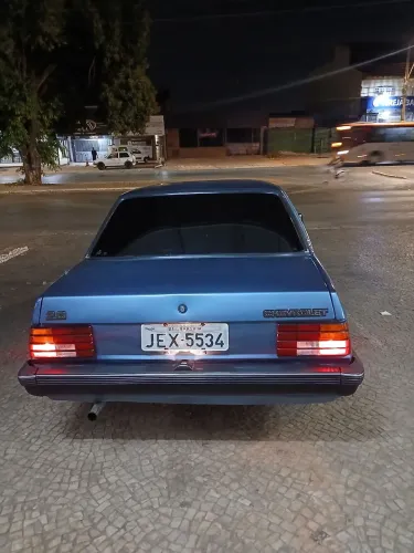 Chevrolet Monza Classic SE 2.0 /mpfi E EFI 2P E 4P 1988