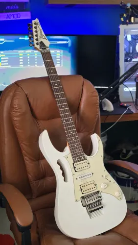 Guitarra ibanez jem jr