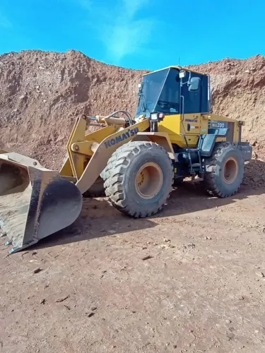Pa Carregadeira Komatsu 2020 WA200