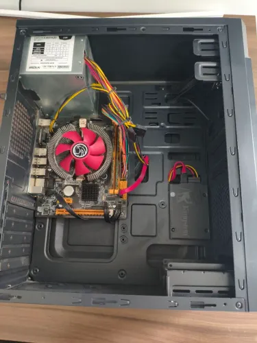Computador CPU i5 8GB de memória SSD 240GB