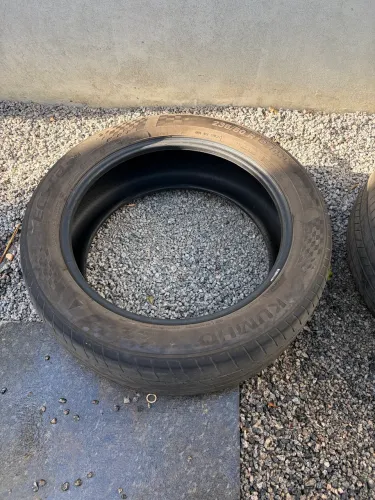 Vendo 2 Pneus Kumho 235/50 R19 103V