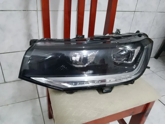 Farol t Cross highline com lead lado esquerdo motorista