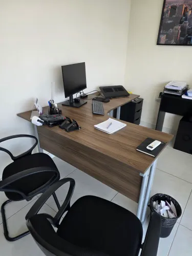 Mesa em L para escritório