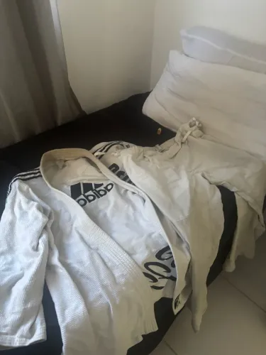 Kimono da adidas em perfeito estado !