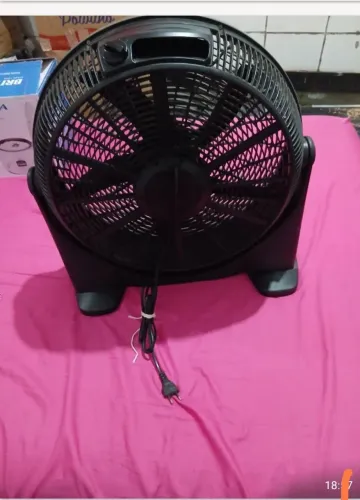 Vende se 1 circulador de ar Cadence 5 pás.Esta ventilando super bem. Contato *