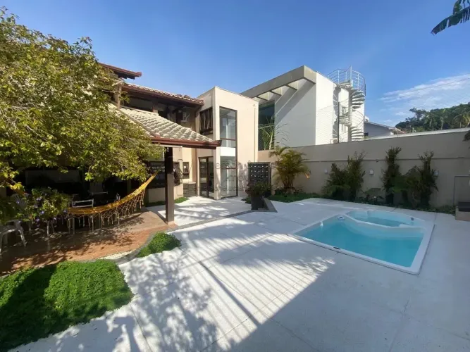 Casa com 3 suítes em João Paulo - Florianópolis - SC