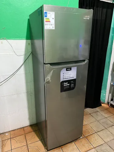 Geladeira Inox 255L Inverter