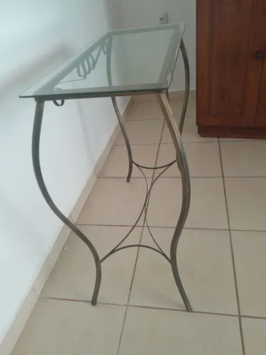 Mesa de vidro (aparador)
