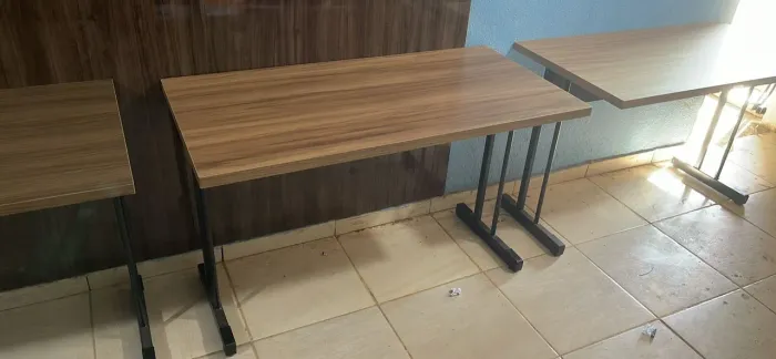 Mesa escritório reta sem gaveta 120x60 Entregamos com taxa de frete