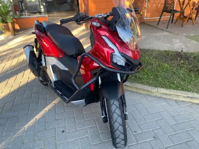 Vendo Honda ADV 160 24/25 vermelha única dona em perfeito estado