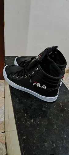 Tênis masculino Fila n 39 semi novo 100,00