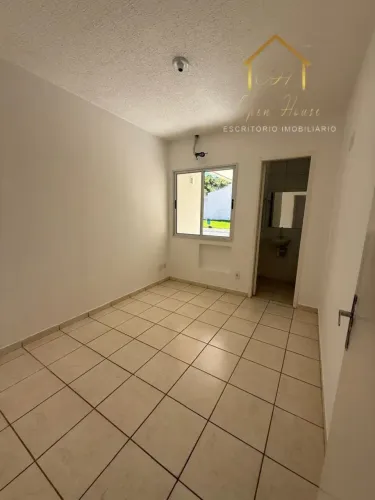 Casa a Venda no Condomínio Esmeralda em Várzea Grande