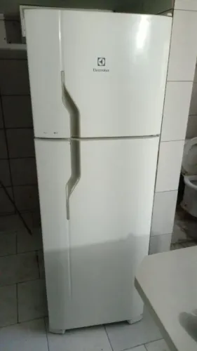 Geladeira Electrolux 260 litros