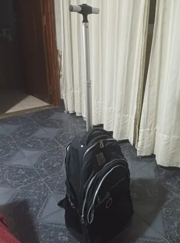 Mochila de Rodinhas Rebecca Bonbon- Linda!