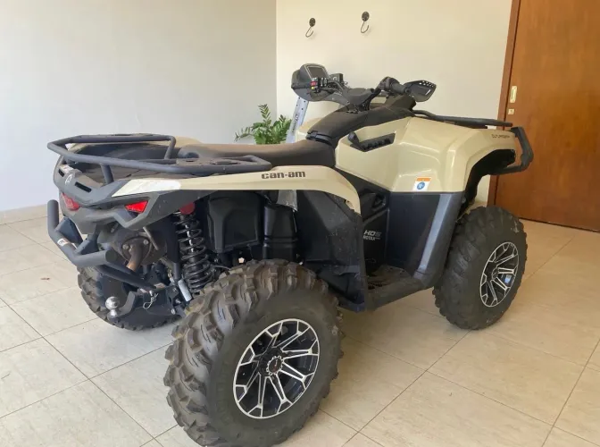 QUADRICICLO CAN-AM OUTLANDER PRO HD5 650cc 4X4
